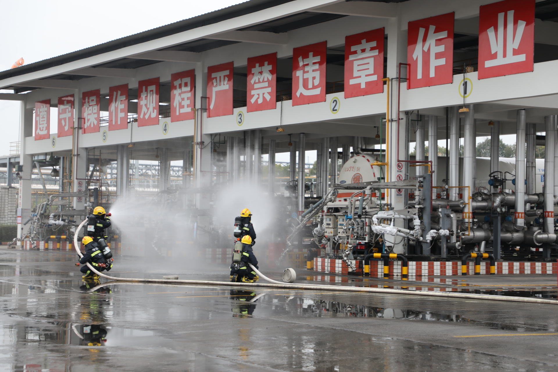 以练筑防保安全！广安开展LNG充装站泄漏事故应急演练